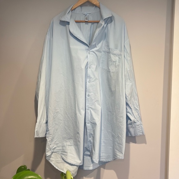 SKIMS Blue Poplin Sleep Cotton Button Up Shirt - Picture 2 of 5